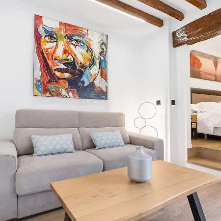 Lovelylofts Cathedral Penthouse Lejlighed